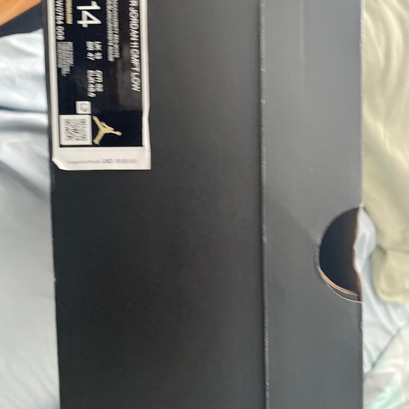 Air Jordan 11 CMFT Low - Picture 2 of 3